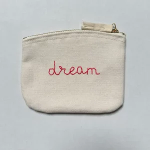 pochette 100% cotone organico con scritta ricamata a mano “dream"